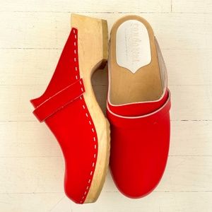 Sandgrens Cherry Red Clog